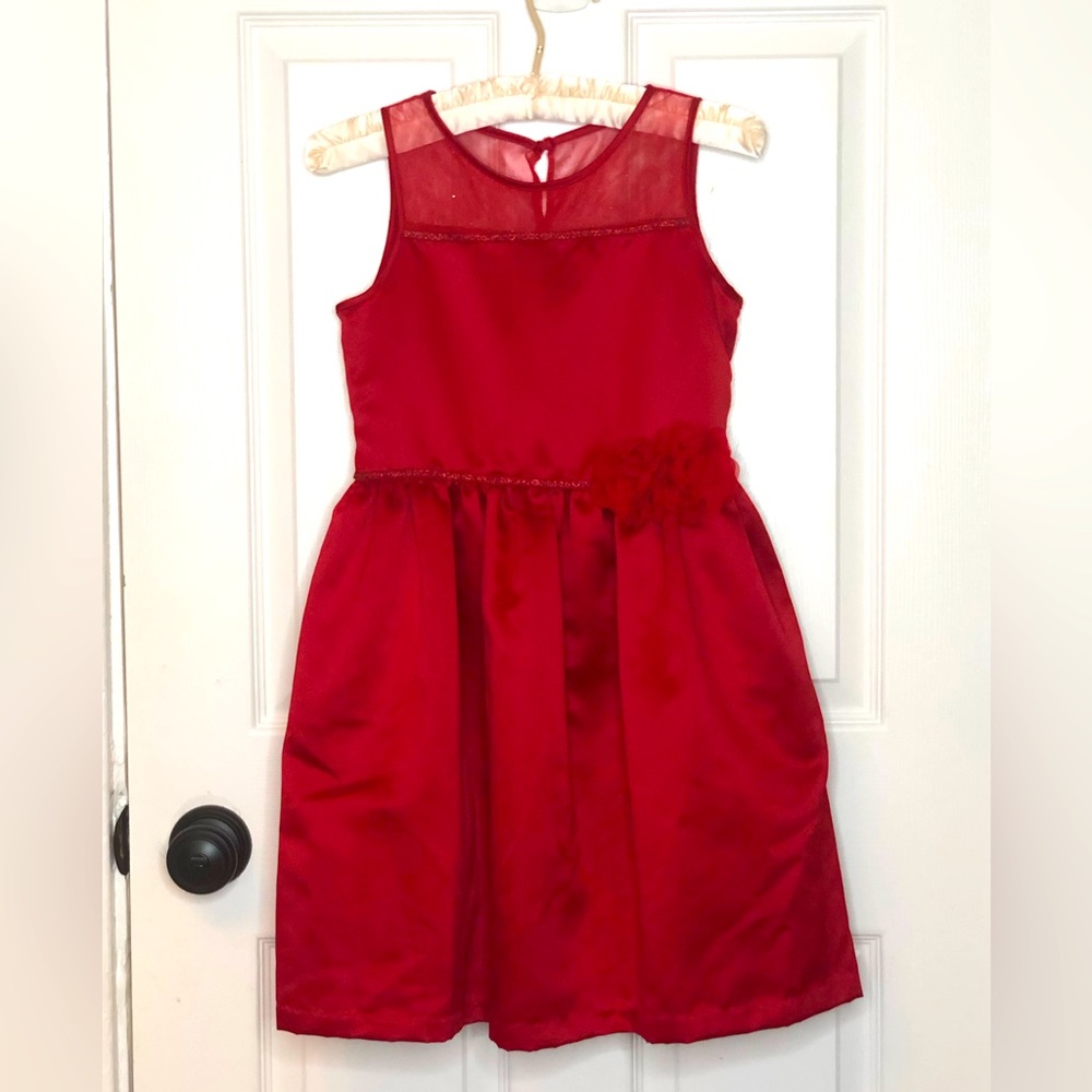 Red  dress.  Satin. Size 12. Girl. NWOT.